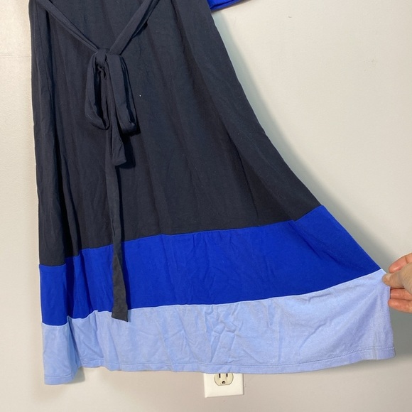 The Limited Jersey Navy and Blue Faux Wrap Dress size large - Picture 7 of 10